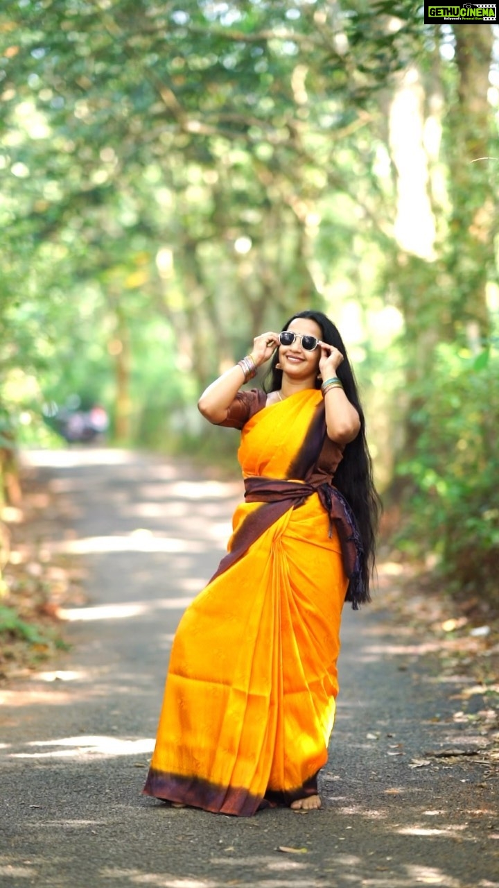 Malavika Krishnadas Instagram - Maamadhura 💛 . VC : @bhavinesh_bharathan . #mamadhura #jigarthanda @thinkmusicofficial @actorlawrence @musicsanthosh