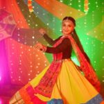 Malavika Krishnadas Instagram - Dancing to the powerful beats of Dakla this Navratri ✨ Directed & Choreographed by @dileep.cp.kumar Location @mudhradancestudio VC : @shone_sibi MUA : @makeupartist_jyotibutola Decor @d.menonweddings