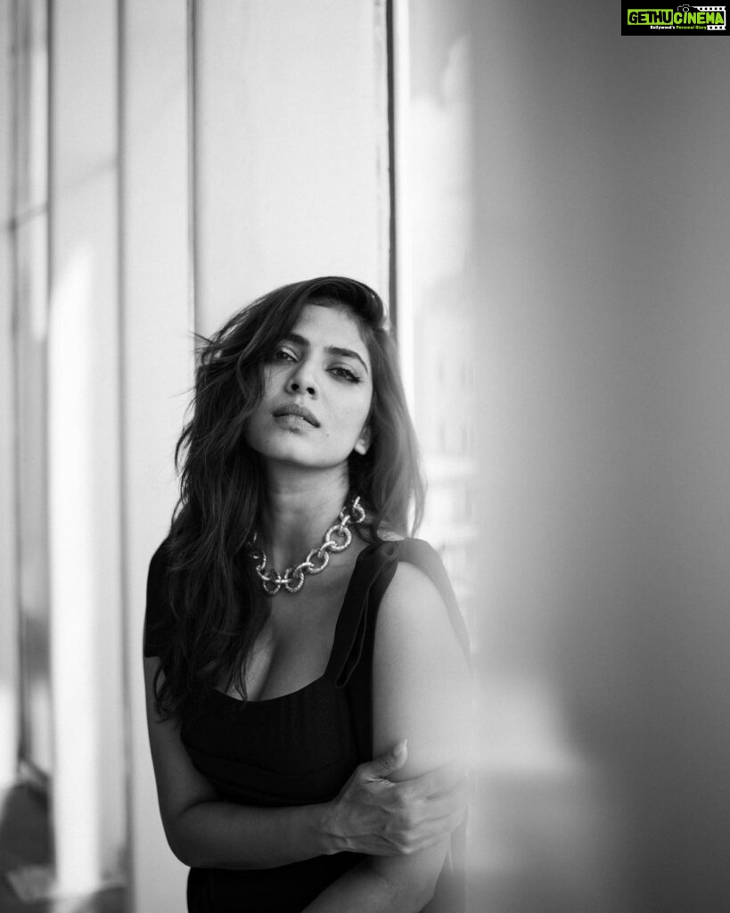 Malavika Mohanan Instagram - It was a sunkissed black & white kind of a day 🤍