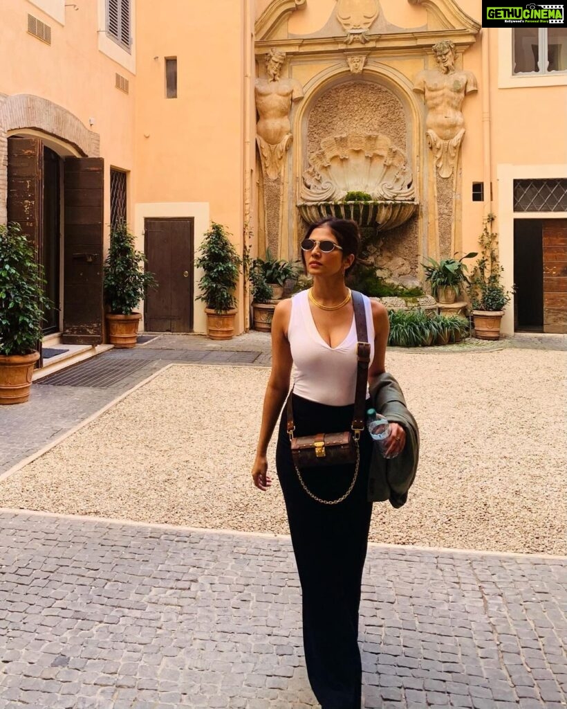 Malavika Mohanan Instagram - Rome ♥️