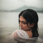 Malavika Mohanan Instagram - 🦢 📸 @bharat_rawail Makeup @makeupbylekha ; Assisted by @makeupartistraga Hair @bbhiral ; Assisted by @prashantkharadi_lalit Styled by @radhikaa2327 @theitembomb