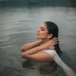 Malavika Mohanan Instagram - 🦢 📸 @bharat_rawail Makeup @makeupbylekha ; Assisted by @makeupartistraga Hair @bbhiral ; Assisted by @prashantkharadi_lalit Styled by @radhikaa2327 @theitembomb