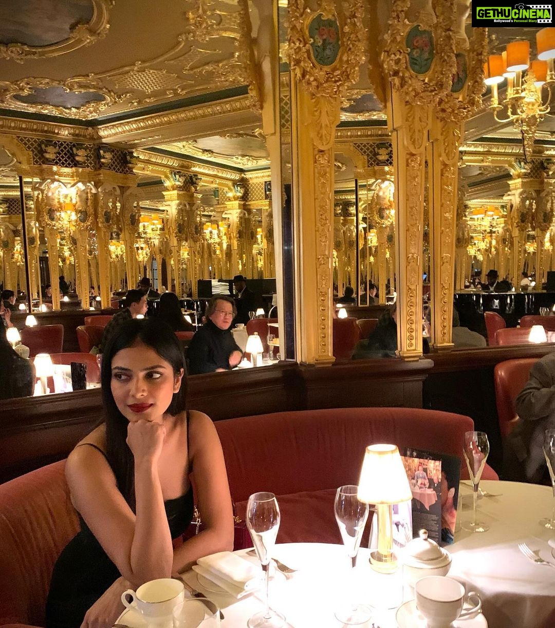 Malavika Mohanan Instagram - What a wonderful way to experience London by living right in the heart of it ♥️ Thank you for the love & hospitality @hotelcaferoyal ! Loved every part of my stay with you. Can’t wait to come back soon 🥰 PS The lovely tea room was my favourite 😍 PPS yes, I am obsessed with these heels atm @thesetcollectionofficial #HotelCaféRoyal #TheSetCollection #BeautifullyComposed Picadilly Circus - London