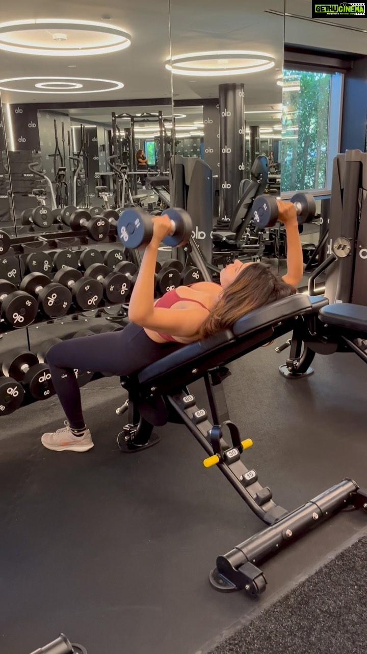 Mallika Sherawat Instagram - Weekend workout 🏋️♀️ . . . . . . . . . . #fitnesslove #fitnessvideo #workoutday #fitnessgram #fitnessaddicts #fitnessinfluencer #fitnessforlife #lovefitness #fitnessjunkie #fitnessgirlmotivation #ilovefitness #loveforfitness #lovelifefitness #ilovehighfitness #fitnessblogger #fitnesslovers #fitgoals #fitnessinspiration #fitnessmotivation #fitnesslife #fitnessmode #fitnessguru California, USA