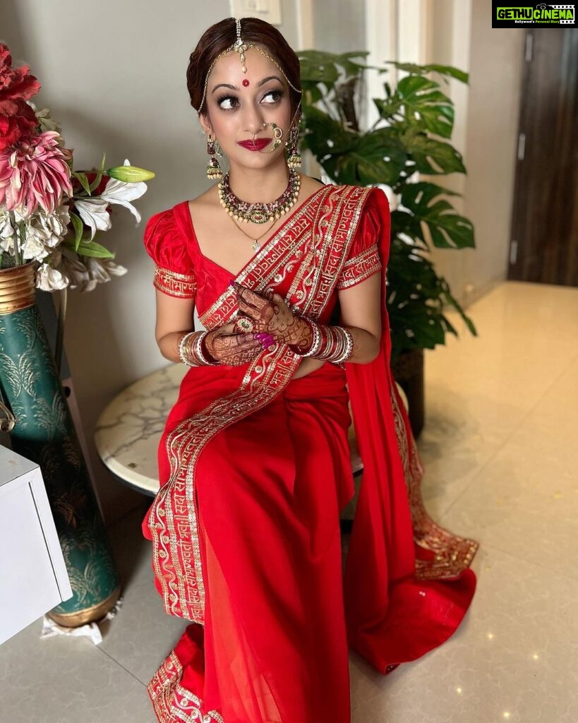 Manasi Naik Instagram - Karva Chauth Look 2023🌚🫶🏻 🙏🏻भगवान शिव और देवी पार्वती का आशीर्वाद आपके विवाह में प्रेम और खुशियाँ लाए.❤️ करवा चौथ के इस शुभ दिन पर व्रत रखने वाली सभी महिला दोस्तों को हार्दिक शुभकामनाएं! आपकी सभी आशाएँ और सपने सच हों…❤️🫶🏻 Happy Karwa Chauth To all who are Madly, Deeply and Truly in Love 🥰 Mehandi by 🌚 @hema_henna_artstudio Saree by 🌚 @surat_fashion_hub_24_ Styled by 🌚 @bharti_gala_makeup_hair_artist Thank you Universe 💫 I will Not Give Up Growing Glowing And Healing ❤️‍🩹 #ManasiNaik #Actor #Performer #Beingme #OnMyOwn #Beauty #OOTD #fashionstyle #MyStyle #Secret #grattitude #Happy #survivor #Growing #Glowing #WorkingHard #WatchMeGrow #ThankYou #SelfRealisation #survivor #Cultured #Morals #Focused #mentalhealthawareness #MentalPeace #NewDreams #NeverGiveUp #newbeginnings 🧿 #CatMomOf12
