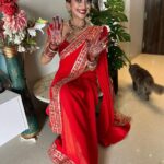Manasi Naik Instagram - Karva Chauth Look 2023🌚🫶🏻 🙏🏻भगवान शिव और देवी पार्वती का आशीर्वाद आपके विवाह में प्रेम और खुशियाँ लाए.❤️ करवा चौथ के इस शुभ दिन पर व्रत रखने वाली सभी महिला दोस्तों को हार्दिक शुभकामनाएं! आपकी सभी आशाएँ और सपने सच हों…❤️🫶🏻 Happy Karwa Chauth To all who are Madly, Deeply and Truly in Love 🥰 Mehandi by 🌚 @hema_henna_artstudio Saree by 🌚 @surat_fashion_hub_24_ Styled by 🌚 @bharti_gala_makeup_hair_artist Thank you Universe 💫 I will Not Give Up Growing Glowing And Healing ❤️‍🩹 #ManasiNaik #Actor #Performer #Beingme #OnMyOwn #Beauty #OOTD #fashionstyle #MyStyle #Secret #grattitude #Happy #survivor #Growing #Glowing #WorkingHard #WatchMeGrow #ThankYou #SelfRealisation #survivor #Cultured #Morals #Focused #mentalhealthawareness #MentalPeace #NewDreams #NeverGiveUp #newbeginnings 🧿 #CatMomOf12