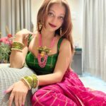 Manasi Naik Instagram – Best thing I ever did was STOP ๐ telling people whatโs going on in my life โฆ๐
Some people are Investments and some people are bills ๐ธ
Know the Difference ๐๐ซถ๐ป
Thank you Universe ๐ซ
I will Not Give Up
Growing Glowing And Healing โค๏ธโ๐ฉน
#ManasiNaik #Actor #Performer #Beingme #OnMyOwn #Beauty #OOTD #fashionstyle #MyStyle #Secret #grattitude #Happy #survivor #Growing #Glowing #WorkingHard #WatchMeGrow #ThankYou #SelfRealisation #survivor #Cultured #Morals #Focused #mentalhealthawareness #MentalPeace #NewDreams #NeverGiveUp #newbeginnings ๐งฟ #CatMomOf12