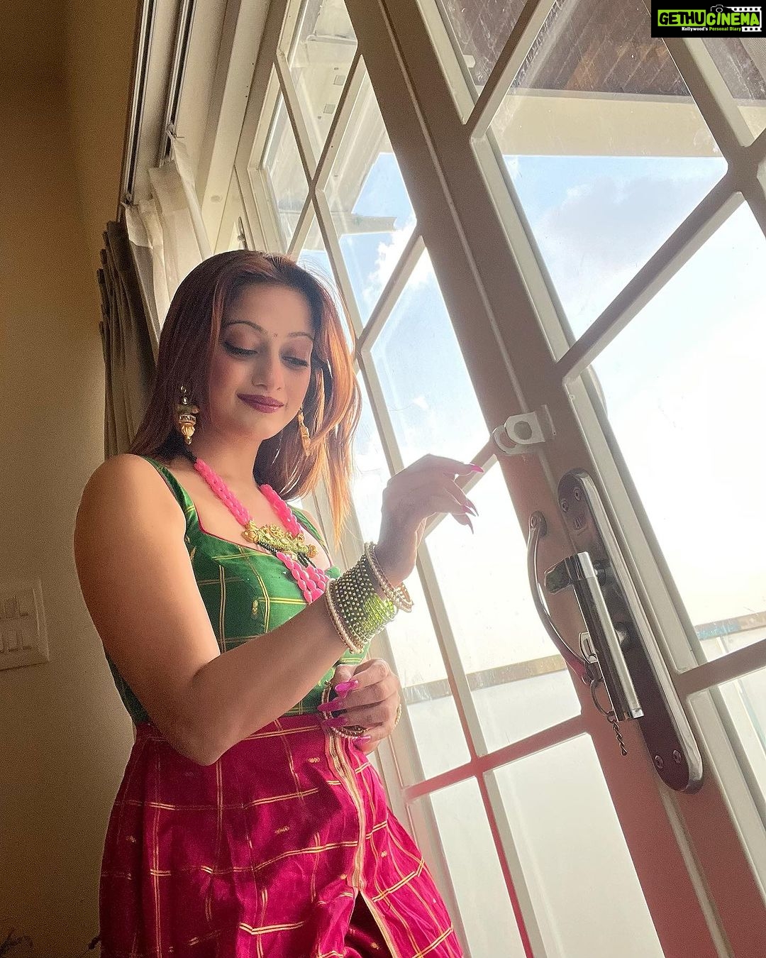 Manasi Naik Instagram - Best thing I ever did was STOP ๐ telling people whatโs going on in my life โฆ๐ Some people are Investments and some people are bills ๐ธ Know the Difference ๐๐ซถ๐ป Thank you Universe ๐ซ I will Not Give Up Growing Glowing And Healing โค๏ธโ๐ฉน #ManasiNaik #Actor #Performer #Beingme #OnMyOwn #Beauty #OOTD #fashionstyle #MyStyle #Secret #grattitude #Happy #survivor #Growing #Glowing #WorkingHard #WatchMeGrow #ThankYou #SelfRealisation #survivor #Cultured #Morals #Focused #mentalhealthawareness #MentalPeace #NewDreams #NeverGiveUp #newbeginnings ๐งฟ #CatMomOf12
