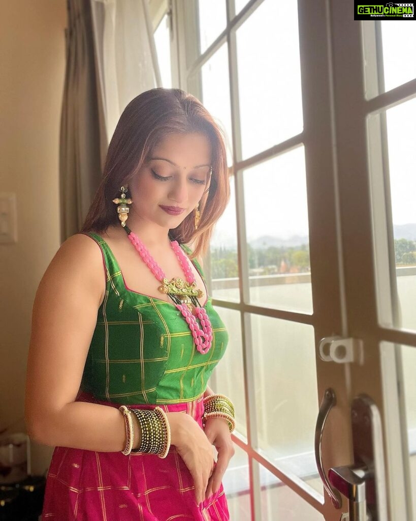 Manasi Naik Instagram - Best thing I ever did was STOP 🛑 telling people what’s going on in my life …🍀 Some people are Investments and some people are bills 💸 Know the Difference 😉🫶🏻 Thank you Universe 💫 I will Not Give Up Growing Glowing And Healing ❤️‍🩹 #ManasiNaik #Actor #Performer #Beingme #OnMyOwn #Beauty #OOTD #fashionstyle #MyStyle #Secret #grattitude #Happy #survivor #Growing #Glowing #WorkingHard #WatchMeGrow #ThankYou #SelfRealisation #survivor #Cultured #Morals #Focused #mentalhealthawareness #MentalPeace #NewDreams #NeverGiveUp #newbeginnings 🧿 #CatMomOf12