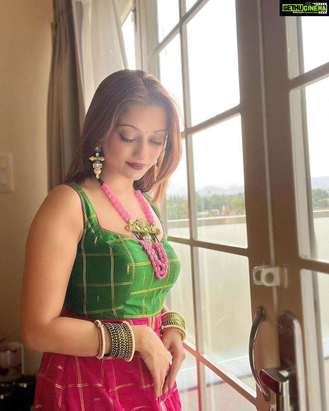 Manasi Naik Instagram - Best thing I ever did was STOP ๐ telling people whatโs going on in my life โฆ๐ Some people are Investments and some people are bills ๐ธ Know the Difference ๐๐ซถ๐ป Thank you Universe ๐ซ I will Not Give Up Growing Glowing And Healing โค๏ธโ๐ฉน #ManasiNaik #Actor #Performer #Beingme #OnMyOwn #Beauty #OOTD #fashionstyle #MyStyle #Secret #grattitude #Happy #survivor #Growing #Glowing #WorkingHard #WatchMeGrow #ThankYou #SelfRealisation #survivor #Cultured #Morals #Focused #mentalhealthawareness #MentalPeace #NewDreams #NeverGiveUp #newbeginnings ๐งฟ #CatMomOf12