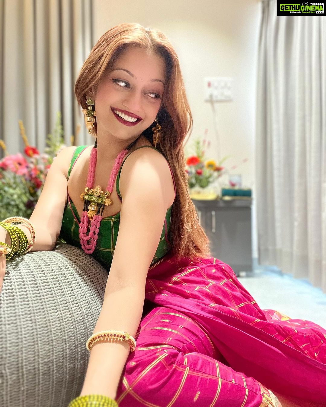 Manasi Naik Instagram - Best thing I ever did was STOP ๐ telling people whatโs going on in my life โฆ๐ Some people are Investments and some people are bills ๐ธ Know the Difference ๐๐ซถ๐ป Thank you Universe ๐ซ I will Not Give Up Growing Glowing And Healing โค๏ธโ๐ฉน #ManasiNaik #Actor #Performer #Beingme #OnMyOwn #Beauty #OOTD #fashionstyle #MyStyle #Secret #grattitude #Happy #survivor #Growing #Glowing #WorkingHard #WatchMeGrow #ThankYou #SelfRealisation #survivor #Cultured #Morals #Focused #mentalhealthawareness #MentalPeace #NewDreams #NeverGiveUp #newbeginnings ๐งฟ #CatMomOf12