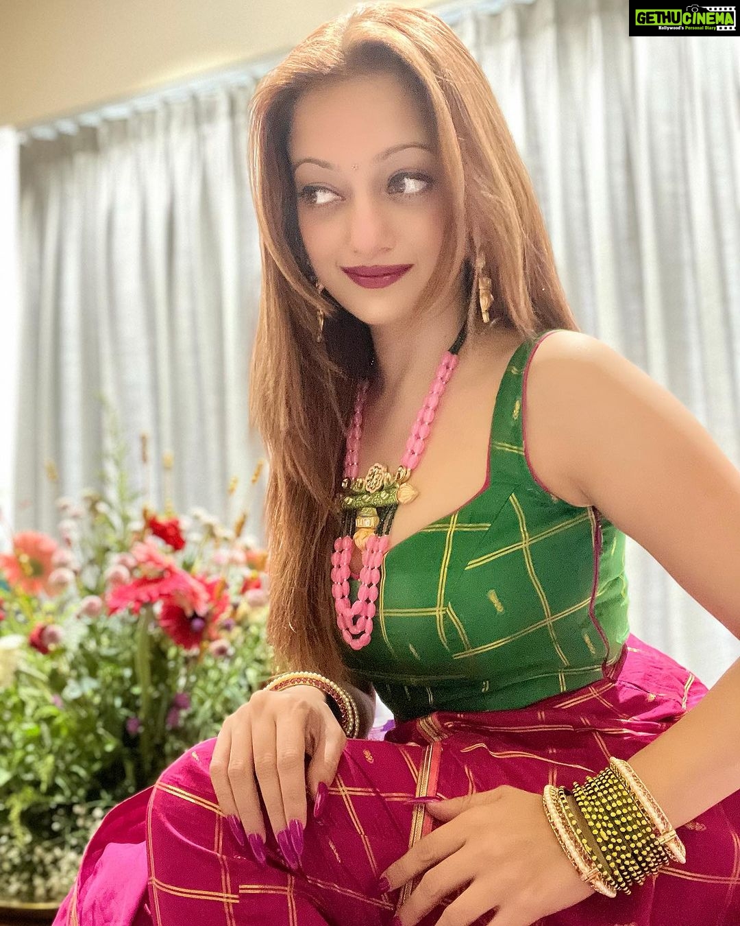 Manasi Naik Instagram - Best thing I ever did was STOP ๐ telling people whatโs going on in my life โฆ๐ Some people are Investments and some people are bills ๐ธ Know the Difference ๐๐ซถ๐ป Thank you Universe ๐ซ I will Not Give Up Growing Glowing And Healing โค๏ธโ๐ฉน #ManasiNaik #Actor #Performer #Beingme #OnMyOwn #Beauty #OOTD #fashionstyle #MyStyle #Secret #grattitude #Happy #survivor #Growing #Glowing #WorkingHard #WatchMeGrow #ThankYou #SelfRealisation #survivor #Cultured #Morals #Focused #mentalhealthawareness #MentalPeace #NewDreams #NeverGiveUp #newbeginnings ๐งฟ #CatMomOf12