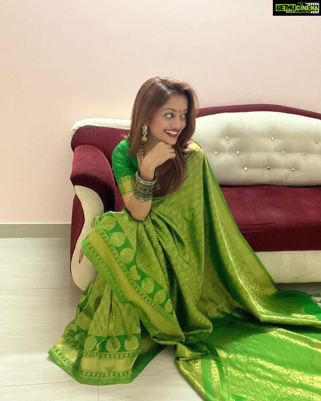 Manasi Naik Instagram - जे पेराल तेच उगवेल…🍀 Thank you Universe 💫 I will Not Give Up Growing Glowing And Healing ❤️🩹 #ManasiNaik #Actor #Performer #Beingme #OnMyOwn #Beauty #OOTD #fashionstyle #MyStyle #Secret #grattitude #Happy #survivor #Growing #Glowing #WorkingHard #WatchMeGrow #ThankYou #SelfRealisation #survivor #Cultured #Morals #Focused #mentalhealthawareness #MentalPeace #NewDreams #NeverGiveUp #newbeginnings 🧿 #CatMomOf12