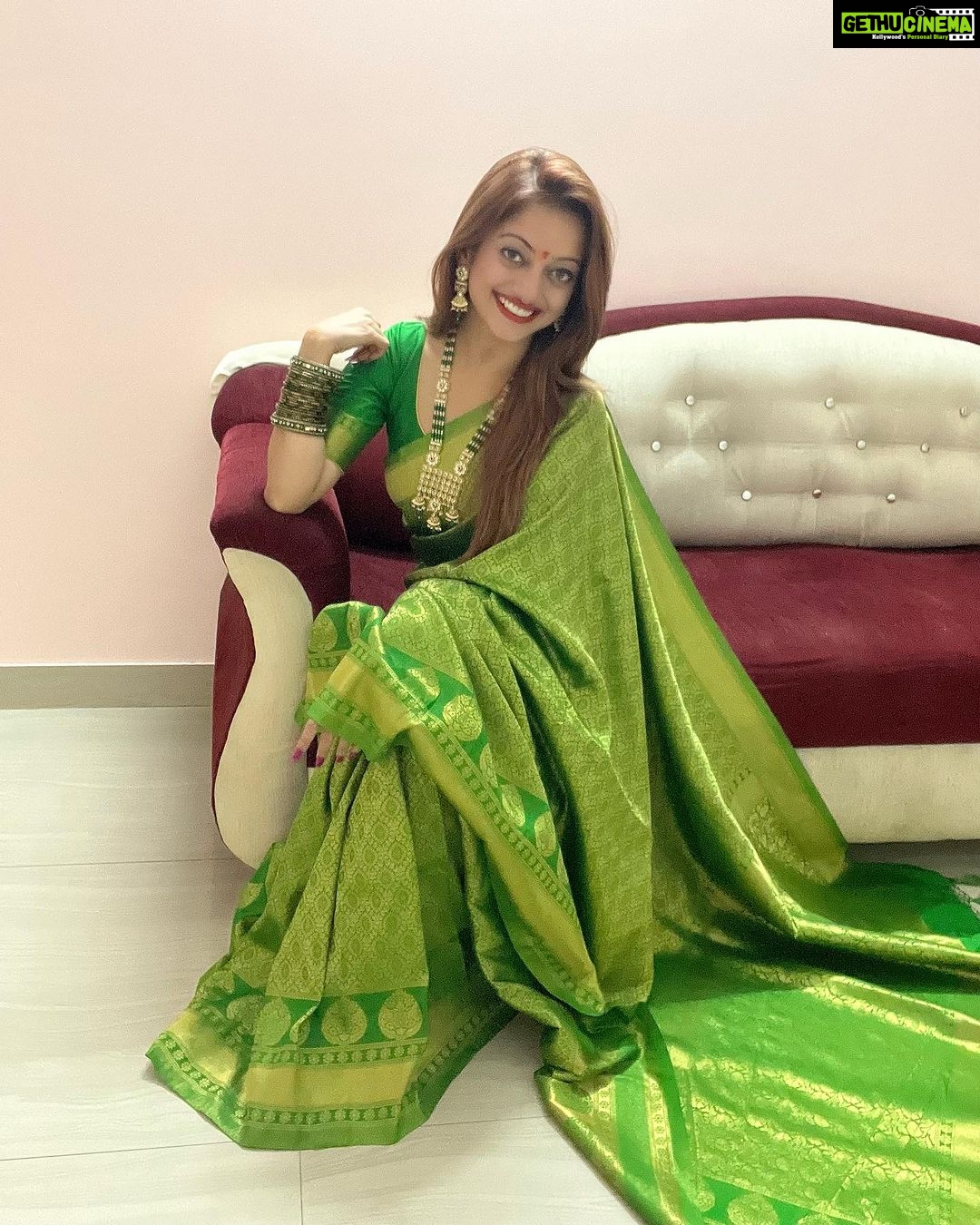 Manasi Naik Instagram - जे पेराल तेच उगवेल…🍀 Thank you Universe 💫 I will Not Give Up Growing Glowing And Healing ❤️🩹 #ManasiNaik #Actor #Performer #Beingme #OnMyOwn #Beauty #OOTD #fashionstyle #MyStyle #Secret #grattitude #Happy #survivor #Growing #Glowing #WorkingHard #WatchMeGrow #ThankYou #SelfRealisation #survivor #Cultured #Morals #Focused #mentalhealthawareness #MentalPeace #NewDreams #NeverGiveUp #newbeginnings 🧿 #CatMomOf12