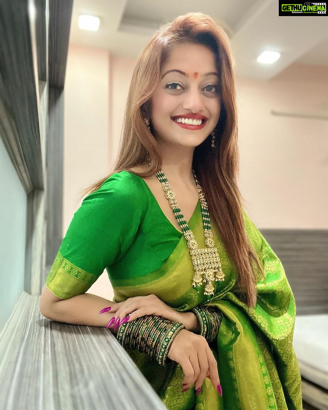 Manasi Naik Instagram - जे पेराल तेच उगवेल…🍀 Thank you Universe 💫 I will Not Give Up Growing Glowing And Healing ❤️🩹 #ManasiNaik #Actor #Performer #Beingme #OnMyOwn #Beauty #OOTD #fashionstyle #MyStyle #Secret #grattitude #Happy #survivor #Growing #Glowing #WorkingHard #WatchMeGrow #ThankYou #SelfRealisation #survivor #Cultured #Morals #Focused #mentalhealthawareness #MentalPeace #NewDreams #NeverGiveUp #newbeginnings 🧿 #CatMomOf12