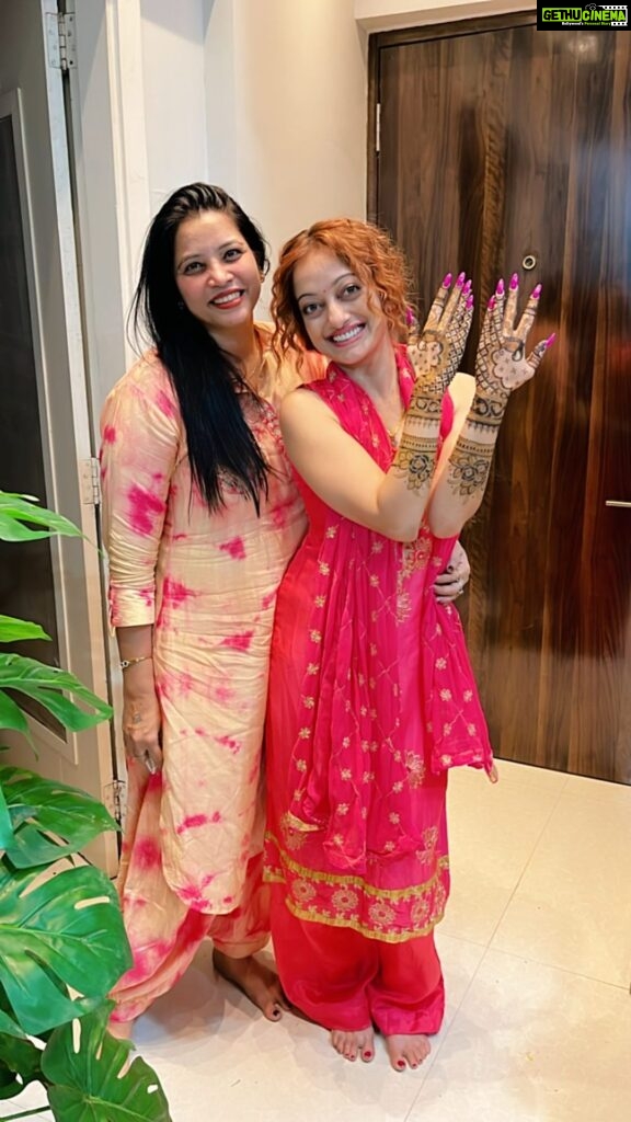 Manasi Naik Instagram - So grateful to apply mehendi on @manasinaik0302 hands Such a lovely person so down to earth✨ She is known for her superb dancing talent and acting ability Manasi Naik is one of the best actresses from the treasure of Marathi film industry who have taken the Marathi entertainment world by storm. Thank you so much 😘❤️￼ . . . Video credit: @infocus_film01 Actress: @manasinaik0302 . . . #celebrity #fashion #love #actor #actress #model #instagram #bollywood #style #instagood #hollywood #beautiful #beauty #photography #celebrities #music #follow #trending #famous #artist #celebritystyle #like #explorepage #singer #art #explore #entertainment #viral #cute #photooftheday