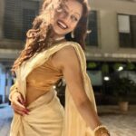 Manasi Naik Instagram – This year I met the most broken version of me, But Also The strongest ❤️
Kuch der Aur …⏳

Thank you Universe 💫
I will Not Give Up 
Growing Glowing And Healing ❤️‍🩹 

#ManasiNaik #Actor #Performer #Beingme  #OnMyOwn #Beauty #OOTD  #fashionstyle #MyStyle #Secret #grattitude #Happy #survivor #Growing #Glowing #WorkingHard #WatchMeGrow #ThankYou #SelfRealisation #survivor #Cultured #Morals #Focused #mentalhealthawareness #MentalPeace  #NewDreams #NeverGiveUp #newbeginnings 🧿 #CatMomOf12