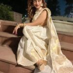 Manasi Naik Instagram – This year I met the most broken version of me, But Also The strongest ❤️
Kuch der Aur …⏳

Thank you Universe 💫
I will Not Give Up 
Growing Glowing And Healing ❤️‍🩹 

#ManasiNaik #Actor #Performer #Beingme  #OnMyOwn #Beauty #OOTD  #fashionstyle #MyStyle #Secret #grattitude #Happy #survivor #Growing #Glowing #WorkingHard #WatchMeGrow #ThankYou #SelfRealisation #survivor #Cultured #Morals #Focused #mentalhealthawareness #MentalPeace  #NewDreams #NeverGiveUp #newbeginnings 🧿 #CatMomOf12