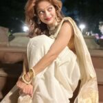 Manasi Naik Instagram - This year I met the most broken version of me, But Also The strongest ❤️ Kuch der Aur …⏳ Thank you Universe 💫 I will Not Give Up Growing Glowing And Healing ❤️‍🩹 #ManasiNaik #Actor #Performer #Beingme #OnMyOwn #Beauty #OOTD #fashionstyle #MyStyle #Secret #grattitude #Happy #survivor #Growing #Glowing #WorkingHard #WatchMeGrow #ThankYou #SelfRealisation #survivor #Cultured #Morals #Focused #mentalhealthawareness #MentalPeace #NewDreams #NeverGiveUp #newbeginnings 🧿 #CatMomOf12
