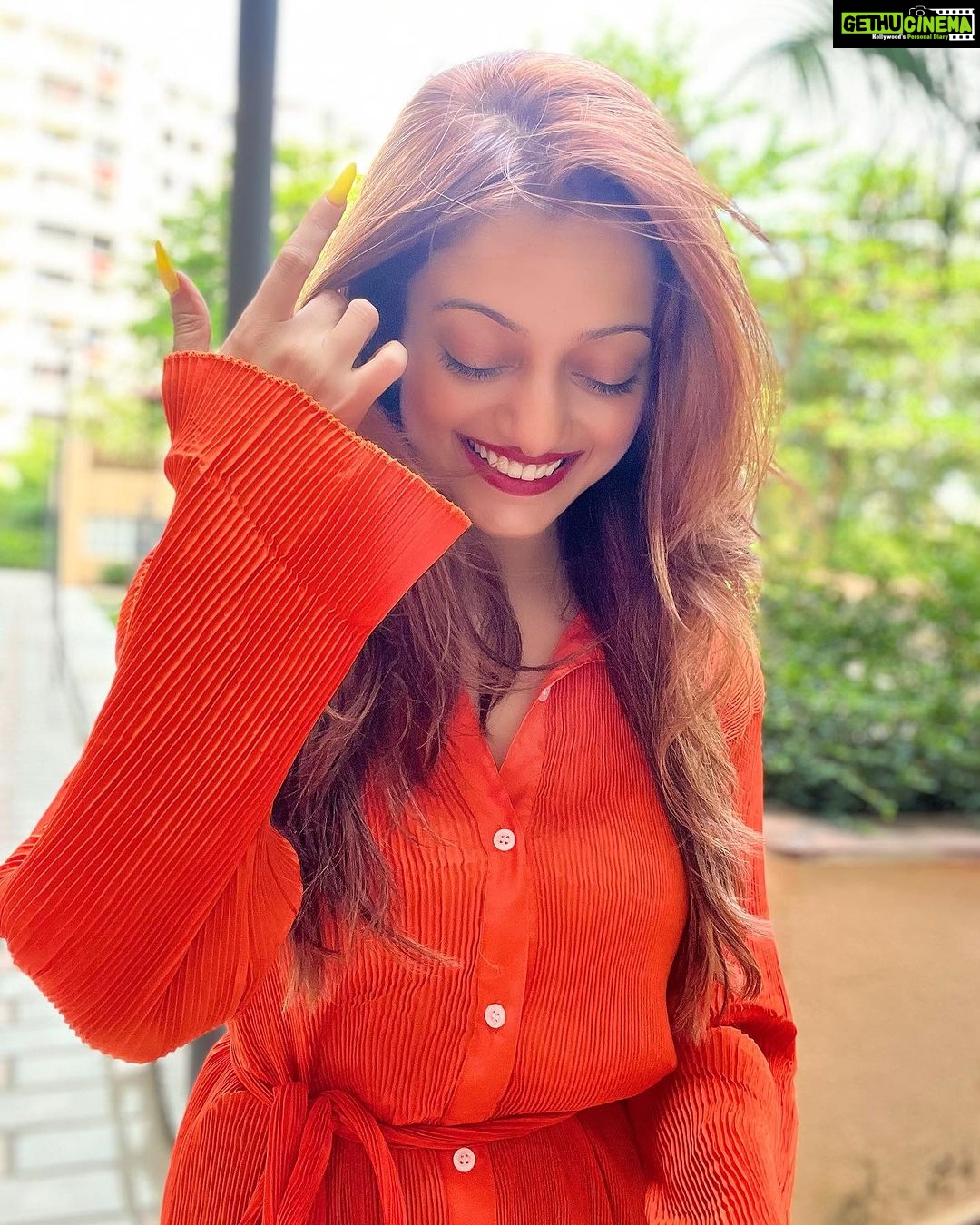 Manasi Naik Instagram - It’s the RECIPROCITY for me. I deserve to be FILLED the same way I pour…👱🏻♀️ Thank you Universe 💫 I will Not Give Up Growing Glowing And Healing ❤️🩹 #ManasiNaik #Actor #Performer #Beingme #OnMyOwn #Beauty #OOTD #fashionstyle #MyStyle #Secret #grattitude #Happy #survivor #Growing #Glowing #WorkingHard #WatchMeGrow #ThankYou #SelfRealisation #survivor #Cultured #Morals #Focused #mentalhealthawareness #MentalPeace #NewDreams #NeverGiveUp #newbeginnings 🧿 #CatMomOf12
