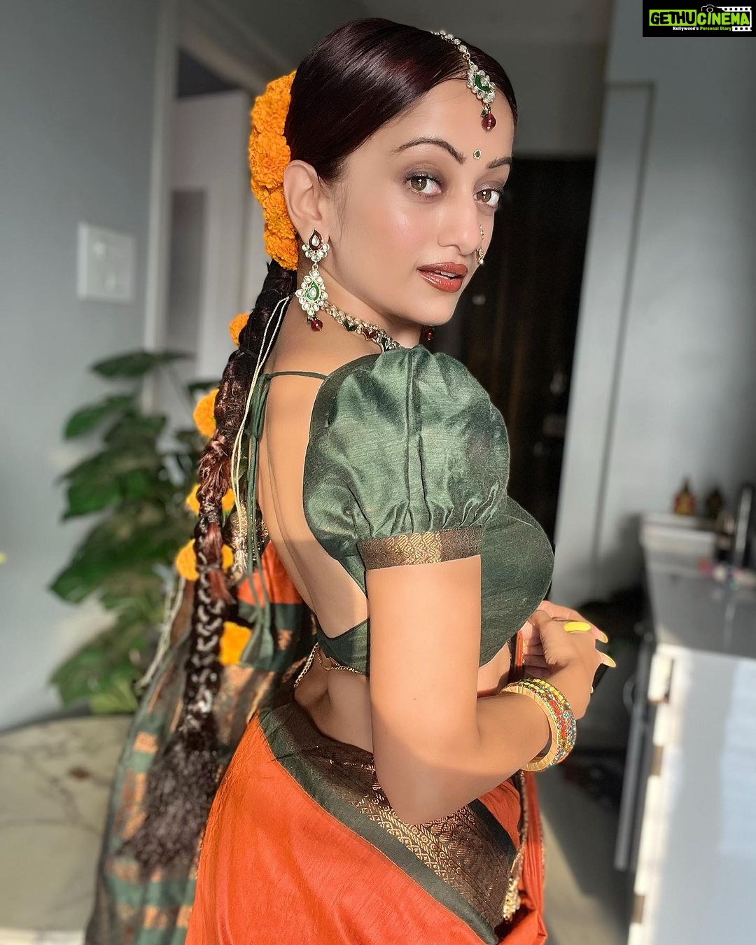 Manasi Naik Instagram - Rakh Hausla wo Manzar bhi ayega Pyaase ke paas Chalkar Samundar Bhi ayega Thaq kar Na baith Manzil ke Musafir Manzil Bhi milegi Aur Jeetne Ka Maza bhi ayega🧡 Saree By 🎀 @tanishkweddingsaree Thank you for Making Me Feel So special as always 🧡🧡🧡 This Festive season ,Place Your Order Nowww…🫶🏻 Thank you Universe 💫 I will Not Give Up Growing Glowing And Healing ❤️🩹 #ManasiNaik #Actor #Performer #Beingme #OnMyOwn #Beauty #OOTD #fashionstyle #MyStyle #Secret #grattitude #Happy #survivor #Growing #Glowing #WorkingHard #WatchMeGrow #ThankYou #SelfRealisation #survivor #Cultured #Morals #Focused #mentalhealthawareness #MentalPeace #NewDreams #NeverGiveUp #newbeginnings 🧿 #CatMomOf12