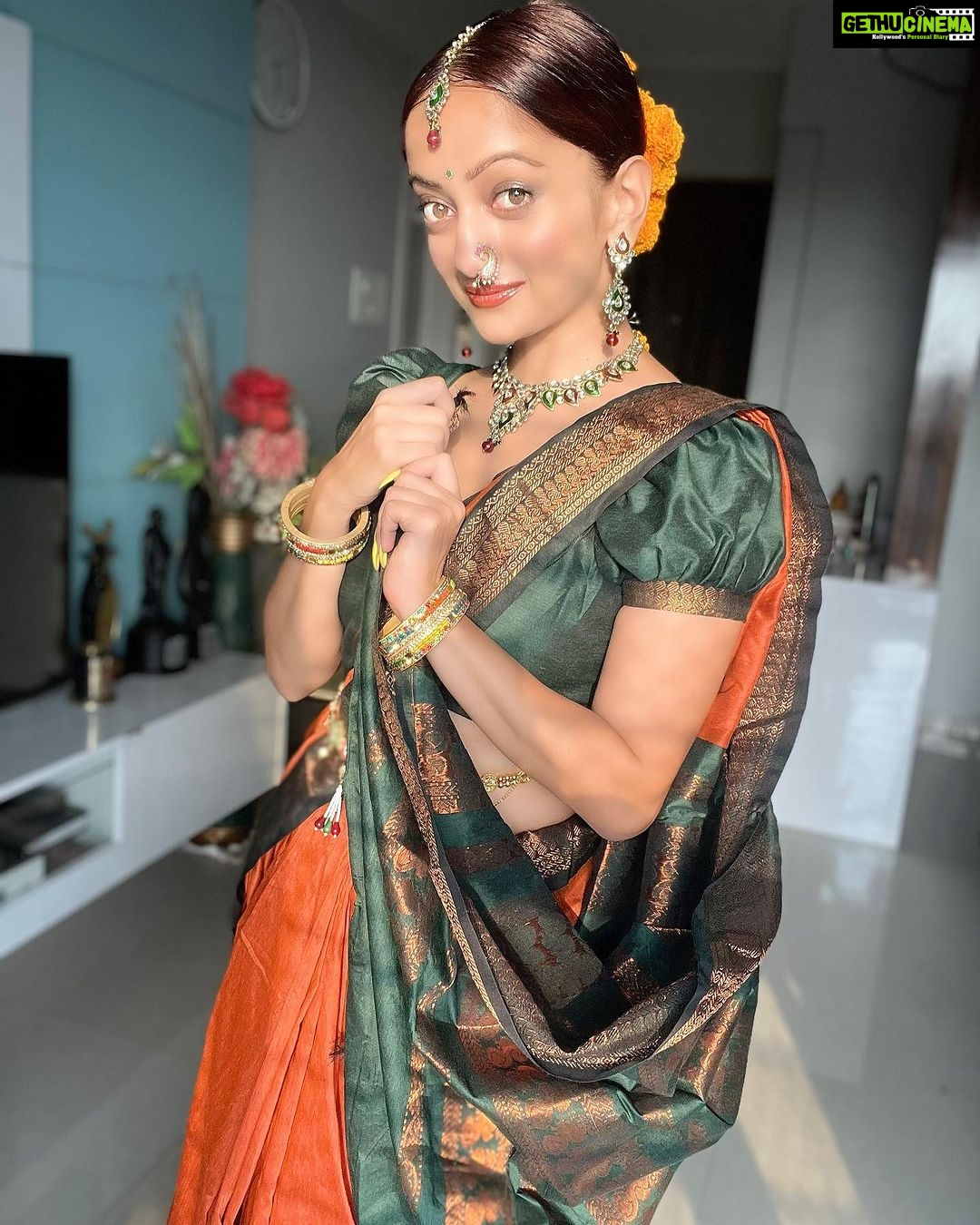Manasi Naik Instagram - Rakh Hausla wo Manzar bhi ayega Pyaase ke paas Chalkar Samundar Bhi ayega Thaq kar Na baith Manzil ke Musafir Manzil Bhi milegi Aur Jeetne Ka Maza bhi ayega🧡 Saree By 🎀 @tanishkweddingsaree Thank you for Making Me Feel So special as always 🧡🧡🧡 This Festive season ,Place Your Order Nowww…🫶🏻 Thank you Universe 💫 I will Not Give Up Growing Glowing And Healing ❤️🩹 #ManasiNaik #Actor #Performer #Beingme #OnMyOwn #Beauty #OOTD #fashionstyle #MyStyle #Secret #grattitude #Happy #survivor #Growing #Glowing #WorkingHard #WatchMeGrow #ThankYou #SelfRealisation #survivor #Cultured #Morals #Focused #mentalhealthawareness #MentalPeace #NewDreams #NeverGiveUp #newbeginnings 🧿 #CatMomOf12