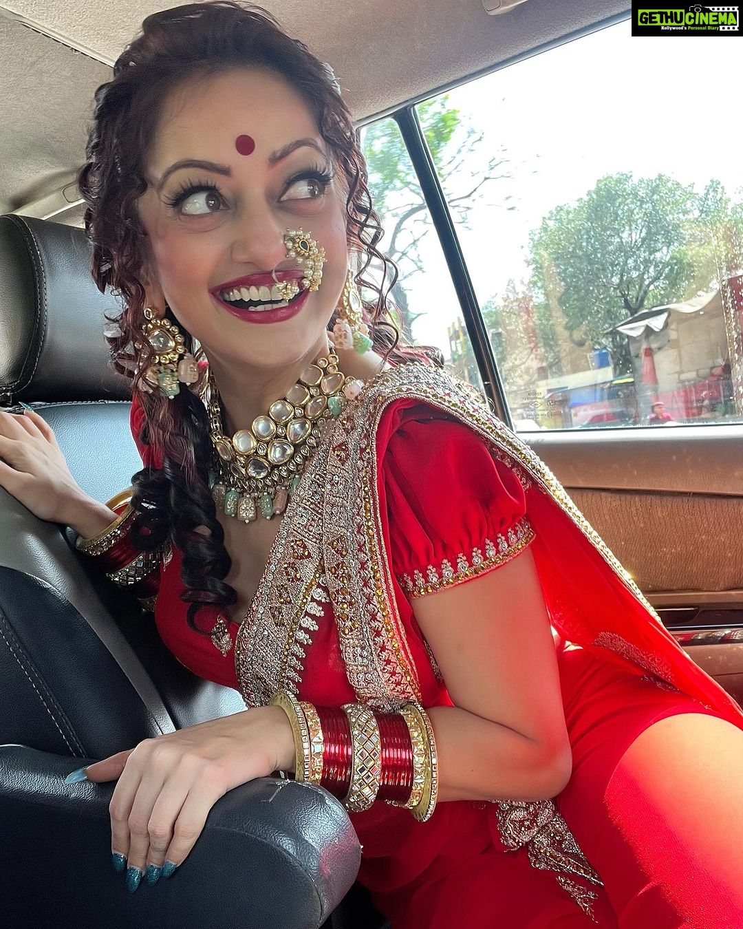 Manasi Naik Instagram - आयुष्य एकच ☝आहे पण , त्याला चांगल्या 👌प्रकारे जगलं ना तर एकचं खूप 💫आहे…😇 Thank you Universe 💫 I will Not Give Up Growing Glowing And Healing ❤️🩹 #ManasiNaik #Actor #Performer #Beingme #OnMyOwn #Beauty #OOTD #fashionstyle #MyStyle #Secret #grattitude #Happy #survivor #Growing #Glowing #WorkingHard #WatchMeGrow #ThankYou #SelfRealisation #survivor #Cultured #Morals #Focused #mentalhealthawareness #MentalPeace #NewDreams #NeverGiveUp #newbeginnings 🧿 #CatMomOf12