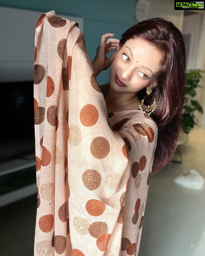 Manasi Naik Instagram - “I don’t have time, energy, or interest in hating the haters; I’m too busy loving ❤️ the lovers.” — Steve Marabou Thank you Universe 💫 I will Not Give Up Growing Glowing And Healing ❤️‍🩹 #ManasiNaik #Actor #Performer #Beingme #OnMyOwn #Beauty #OOTD #fashionstyle #MyStyle #Secret #grattitude #Happy #survivor #Growing #Glowing #WorkingHard #WatchMeGrow #ThankYou #SelfRealisation #survivor #Cultured #Morals #Focused #mentalhealthawareness #MentalPeace #NewDreams #NeverGiveUp #newbeginnings 🧿 #CatMomOf12