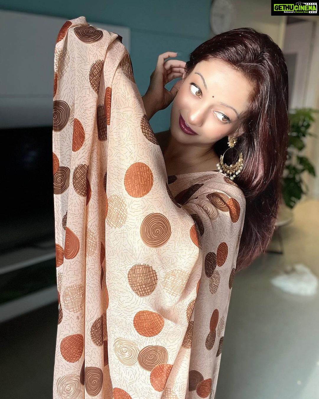 Manasi Naik Instagram - “I don’t have time, energy, or interest in hating the haters; I’m too busy loving ❤️ the lovers.” — Steve Marabou Thank you Universe 💫 I will Not Give Up Growing Glowing And Healing ❤️🩹 #ManasiNaik #Actor #Performer #Beingme #OnMyOwn #Beauty #OOTD #fashionstyle #MyStyle #Secret #grattitude #Happy #survivor #Growing #Glowing #WorkingHard #WatchMeGrow #ThankYou #SelfRealisation #survivor #Cultured #Morals #Focused #mentalhealthawareness #MentalPeace #NewDreams #NeverGiveUp #newbeginnings 🧿 #CatMomOf12