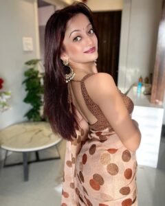 Manasi Naik Instagram - “I don’t have time, energy, or interest in hating the haters; I’m too busy loving ❤️ the lovers.” — Steve Marabou Thank you Universe 💫 I will Not Give Up Growing Glowing And Healing ❤️‍🩹 #ManasiNaik #Actor #Performer #Beingme #OnMyOwn #Beauty #OOTD #fashionstyle #MyStyle #Secret #grattitude #Happy #survivor #Growing #Glowing #WorkingHard #WatchMeGrow #ThankYou #SelfRealisation #survivor #Cultured #Morals #Focused #mentalhealthawareness #MentalPeace #NewDreams #NeverGiveUp #newbeginnings 🧿 #CatMomOf12