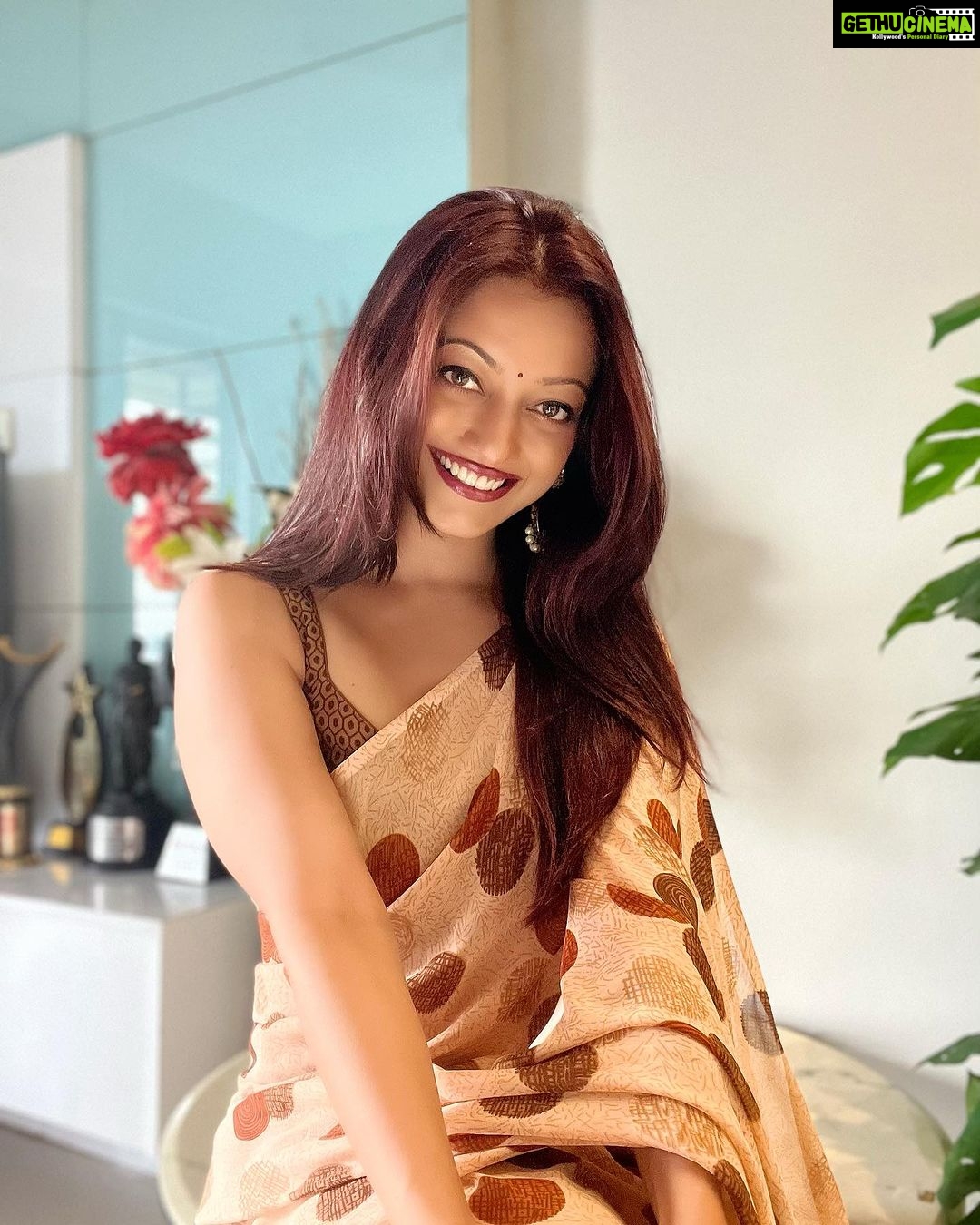 Manasi Naik Instagram - “I don’t have time, energy, or interest in hating the haters; I’m too busy loving ❤️ the lovers.” — Steve Marabou Thank you Universe 💫 I will Not Give Up Growing Glowing And Healing ❤️🩹 #ManasiNaik #Actor #Performer #Beingme #OnMyOwn #Beauty #OOTD #fashionstyle #MyStyle #Secret #grattitude #Happy #survivor #Growing #Glowing #WorkingHard #WatchMeGrow #ThankYou #SelfRealisation #survivor #Cultured #Morals #Focused #mentalhealthawareness #MentalPeace #NewDreams #NeverGiveUp #newbeginnings 🧿 #CatMomOf12