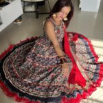 Manasi Naik Instagram - ढाई अक्षर की बात कहने में कितनी तकलीफ उठा रखी है, तूने आँखों में छिपा रखी है मैंने होंठो पे दबा रखी है…❤️ Thank you Universe 💫 I will Not Give Up Growing Glowing And Healing ❤️‍🩹 #ManasiNaik #Actor #Performer #Beingme #OnMyOwn #Beauty #OOTD #fashionstyle #MyStyle #Secret #grattitude #Happy #survivor #Growing #Glowing #WorkingHard #WatchMeGrow #ThankYou #SelfRealisation #survivor #Cultured #Morals #Focused #mentalhealthawareness #MentalPeace #NewDreams #NeverGiveUp #newbeginnings 🧿 #CatMomOf12