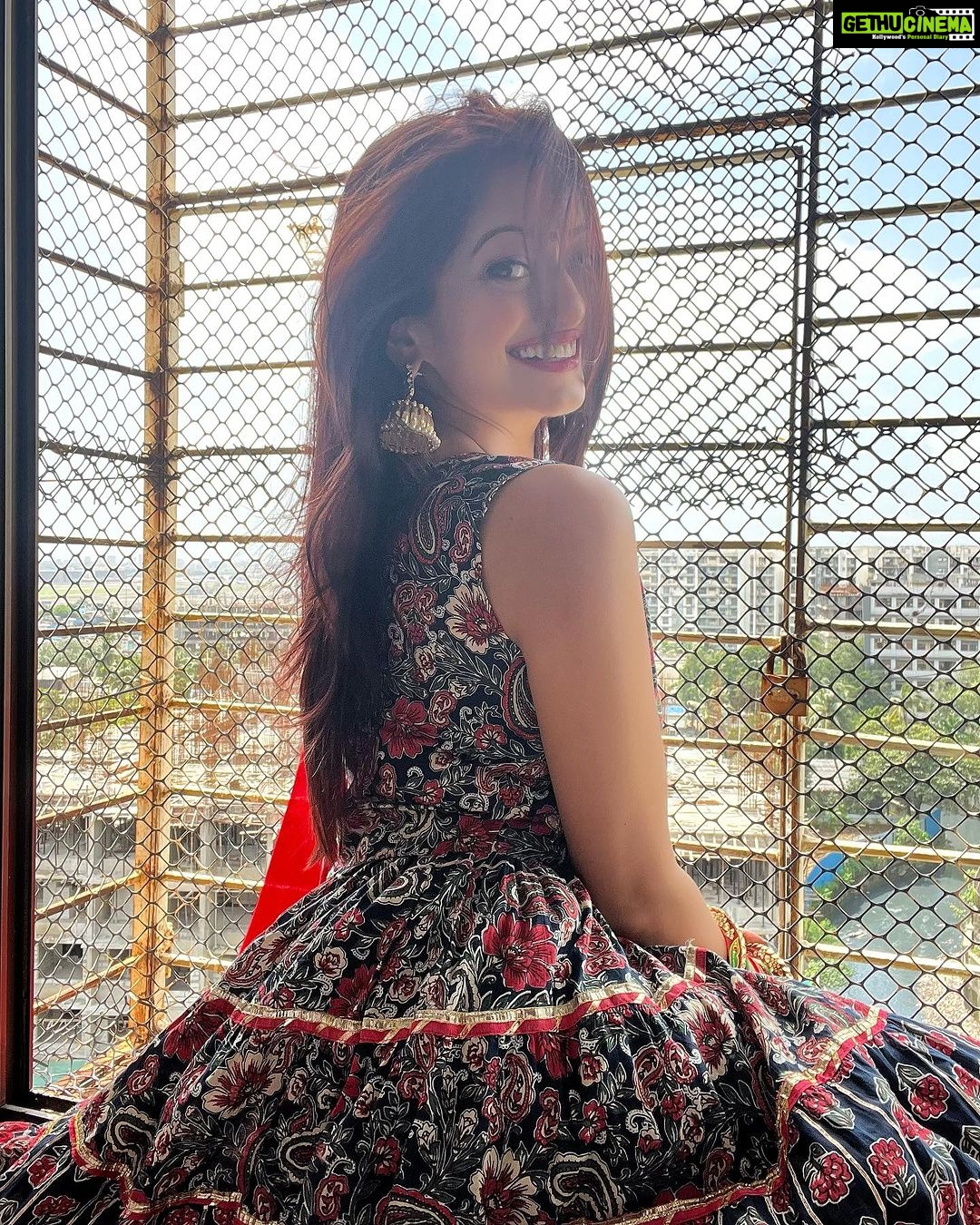 Manasi Naik Instagram - ढाई अक्षर की बात कहने में कितनी तकलीफ उठा रखी है, तूने आँखों में छिपा रखी है मैंने होंठो पे दबा रखी है…❤️ Thank you Universe 💫 I will Not Give Up Growing Glowing And Healing ❤️🩹 #ManasiNaik #Actor #Performer #Beingme #OnMyOwn #Beauty #OOTD #fashionstyle #MyStyle #Secret #grattitude #Happy #survivor #Growing #Glowing #WorkingHard #WatchMeGrow #ThankYou #SelfRealisation #survivor #Cultured #Morals #Focused #mentalhealthawareness #MentalPeace #NewDreams #NeverGiveUp #newbeginnings 🧿 #CatMomOf12