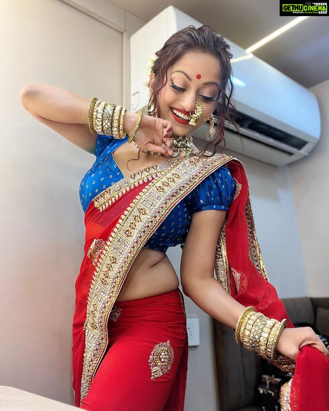 Manasi Naik Instagram - ज़रा सा हक़ जताना तुम भी सीख लो अगर इश्क़ है तो बताना सीख लो ❤️🙈 Thank you Universe 💫 I will Not Give Up Growing Glowing And Healing ❤️🩹 #ManasiNaik #Actor #Performer #Beingme #OnMyOwn #Beauty #OOTD #fashionstyle #MyStyle #Secret #grattitude #Happy #survivor #Growing #Glowing #WorkingHard #WatchMeGrow #ThankYou #SelfRealisation #survivor #Cultured #Morals #Focused #mentalhealthawareness #MentalPeace #NewDreams #NeverGiveUp #newbeginnings 🧿 #CatMomOf12