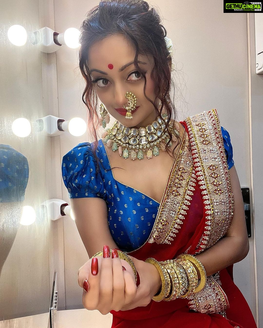 Manasi Naik Instagram - ज़रा सा हक़ जताना तुम भी सीख लो अगर इश्क़ है तो बताना सीख लो ❤️🙈 Thank you Universe 💫 I will Not Give Up Growing Glowing And Healing ❤️🩹 #ManasiNaik #Actor #Performer #Beingme #OnMyOwn #Beauty #OOTD #fashionstyle #MyStyle #Secret #grattitude #Happy #survivor #Growing #Glowing #WorkingHard #WatchMeGrow #ThankYou #SelfRealisation #survivor #Cultured #Morals #Focused #mentalhealthawareness #MentalPeace #NewDreams #NeverGiveUp #newbeginnings 🧿 #CatMomOf12