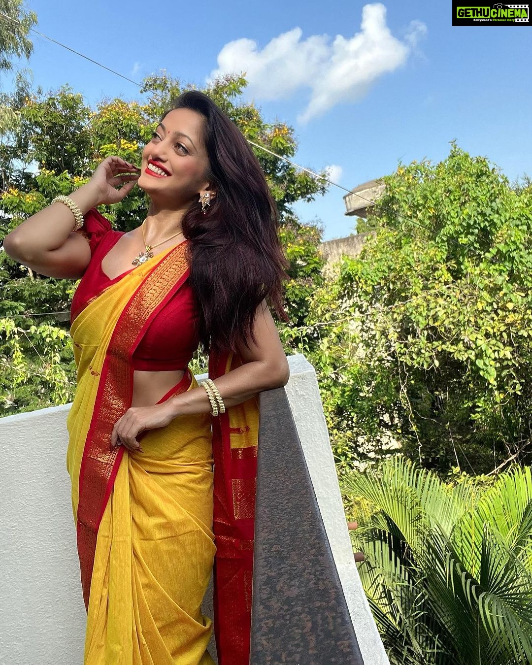Manasi Naik Instagram - Sorry Heart π«,This Time Im listening to my Brain π§ π¨βοΈπ«Άπ»β€οΈ With Love, M. Saree by π @saraswati_paithani2512 π Thank you for making me feel so special like alwaysπ Place your order Now π Thank you Universe π« I will Not Give Up Growing Glowing And Healing β€οΈβπ©Ή #ManasiNaik #Actor #Performer #Beingme #OnMyOwn #Beauty #OOTD #fashionstyle #MyStyle #Secret #grattitude #Happy #survivor #Growing #Glowing #WorkingHard #WatchMeGrow #ThankYou #SelfRealisation #survivor #Cultured #Morals #Focused #mentalhealthawareness #MentalPeace #NewDreams #NeverGiveUp #newbeginnings π§Ώ #CatMomOf12