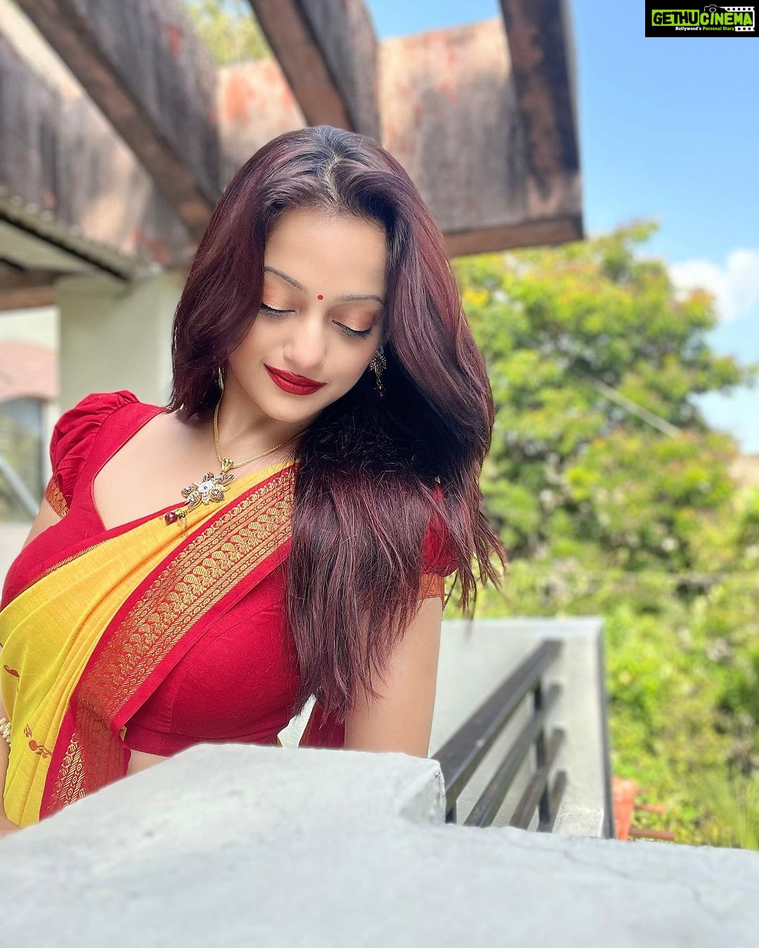 Manasi Naik Instagram - Sorry Heart π«,This Time Im listening to my Brain π§ π¨βοΈπ«Άπ»β€οΈ With Love, M. Saree by π @saraswati_paithani2512 π Thank you for making me feel so special like alwaysπ Place your order Now π Thank you Universe π« I will Not Give Up Growing Glowing And Healing β€οΈβπ©Ή #ManasiNaik #Actor #Performer #Beingme #OnMyOwn #Beauty #OOTD #fashionstyle #MyStyle #Secret #grattitude #Happy #survivor #Growing #Glowing #WorkingHard #WatchMeGrow #ThankYou #SelfRealisation #survivor #Cultured #Morals #Focused #mentalhealthawareness #MentalPeace #NewDreams #NeverGiveUp #newbeginnings π§Ώ #CatMomOf12