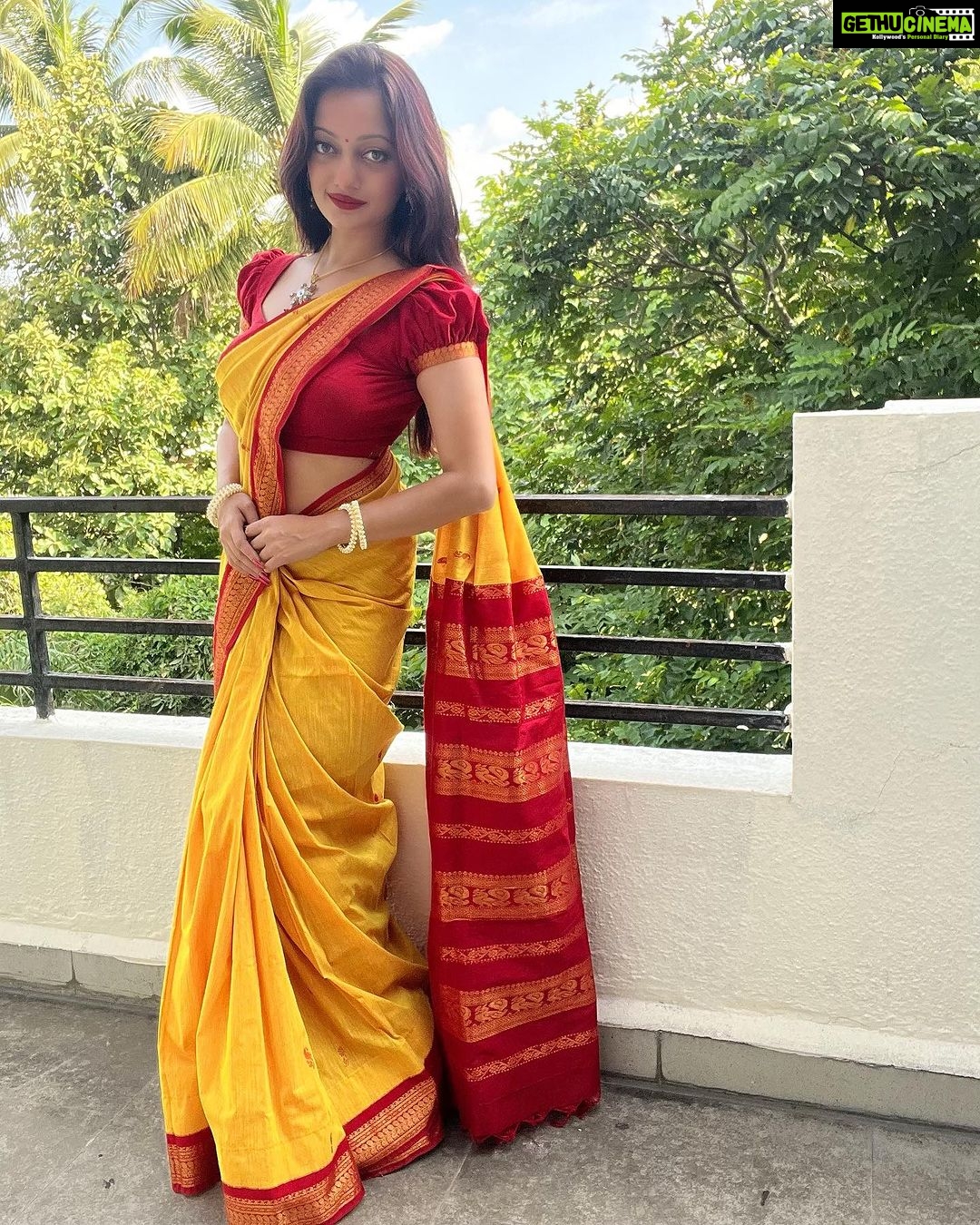 Manasi Naik Instagram - Sorry Heart π«,This Time Im listening to my Brain π§ π¨βοΈπ«Άπ»β€οΈ With Love, M. Saree by π @saraswati_paithani2512 π Thank you for making me feel so special like alwaysπ Place your order Now π Thank you Universe π« I will Not Give Up Growing Glowing And Healing β€οΈβπ©Ή #ManasiNaik #Actor #Performer #Beingme #OnMyOwn #Beauty #OOTD #fashionstyle #MyStyle #Secret #grattitude #Happy #survivor #Growing #Glowing #WorkingHard #WatchMeGrow #ThankYou #SelfRealisation #survivor #Cultured #Morals #Focused #mentalhealthawareness #MentalPeace #NewDreams #NeverGiveUp #newbeginnings π§Ώ #CatMomOf12