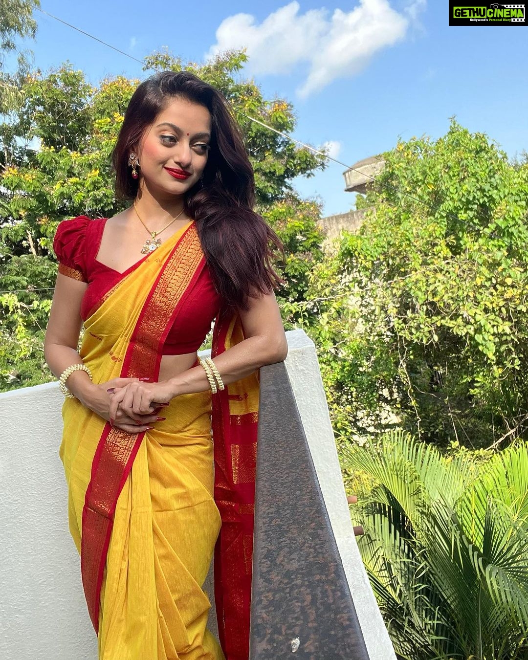 Manasi Naik Instagram - Sorry Heart π«,This Time Im listening to my Brain π§ π¨βοΈπ«Άπ»β€οΈ With Love, M. Saree by π @saraswati_paithani2512 π Thank you for making me feel so special like alwaysπ Place your order Now π Thank you Universe π« I will Not Give Up Growing Glowing And Healing β€οΈβπ©Ή #ManasiNaik #Actor #Performer #Beingme #OnMyOwn #Beauty #OOTD #fashionstyle #MyStyle #Secret #grattitude #Happy #survivor #Growing #Glowing #WorkingHard #WatchMeGrow #ThankYou #SelfRealisation #survivor #Cultured #Morals #Focused #mentalhealthawareness #MentalPeace #NewDreams #NeverGiveUp #newbeginnings π§Ώ #CatMomOf12