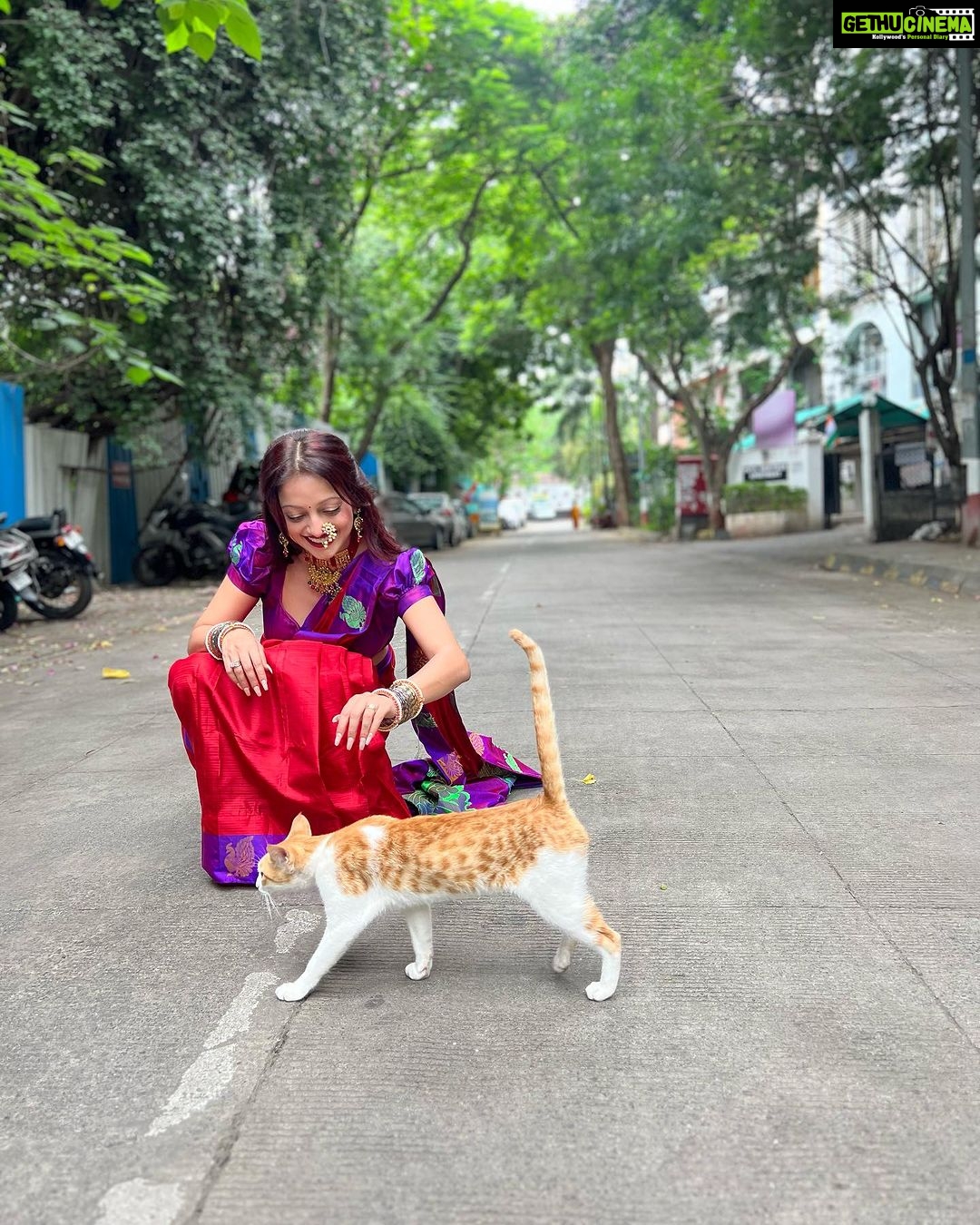 Manasi Naik Instagram - Them : What do u Find attractive nowadays? Le me : Self-Awareness, Boundaries, Emotional Maturity, Respect, Honesty, Clear Communication, Transparency, Compassion, Vulnerability, Authenticity and Loyalty. Thank you Universe 💫 I will Not Give Up Growing Glowing And Healing ❤️🩹 #ManasiNaik #Actor #Performer #Beingme #OnMyOwn #Beauty #OOTD #fashionstyle #MyStyle #Secret #grattitude #Happy #survivor #Growing #Glowing #WorkingHard #WatchMeGrow #ThankYou #SelfRealisation #survivor #Cultured #Morals #Focused #mentalhealthawareness #MentalPeace #NewDreams #NeverGiveUp #newbeginnings 🧿 #CatMomOf12