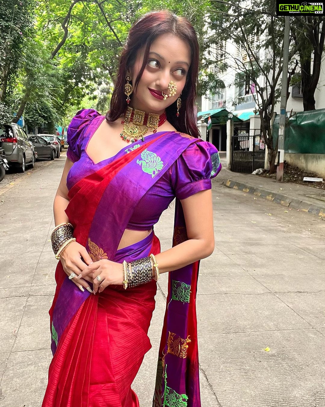 Manasi Naik Instagram - Them : What do u Find attractive nowadays? Le me : Self-Awareness, Boundaries, Emotional Maturity, Respect, Honesty, Clear Communication, Transparency, Compassion, Vulnerability, Authenticity and Loyalty. Thank you Universe 💫 I will Not Give Up Growing Glowing And Healing ❤️🩹 #ManasiNaik #Actor #Performer #Beingme #OnMyOwn #Beauty #OOTD #fashionstyle #MyStyle #Secret #grattitude #Happy #survivor #Growing #Glowing #WorkingHard #WatchMeGrow #ThankYou #SelfRealisation #survivor #Cultured #Morals #Focused #mentalhealthawareness #MentalPeace #NewDreams #NeverGiveUp #newbeginnings 🧿 #CatMomOf12