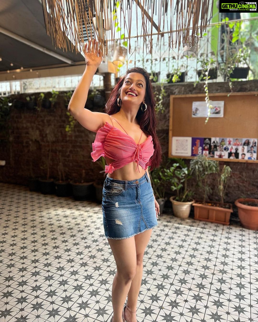 Manasi Naik Instagram - When you begin to awaken, layers will be Shed, You may experience Rage, Depression, Anxiety, Fear etc RIDE THE WAVE 🌊 Allow these things to exit your system, because your illusion Self (ego) is being shed so your True Self (spirit) can Thrive! EMBRACE THE TRANSITION 💕 Thank you Universe 💫 I will Not Give Up Growing Glowing And Healing ❤️🩹 #ManasiNaik #Actor #Performer #Beingme #OnMyOwn #Beauty #OOTD #fashionstyle #MyStyle #Secret #grattitude #Happy #survivor #Growing #Glowing #WorkingHard #WatchMeGrow #ThankYou #SelfRealisation #survivor #Cultured #Morals #Focused #mentalhealthawareness #MentalPeace #NewDreams #NeverGiveUp #newbeginnings 🧿 #CatMomOf12