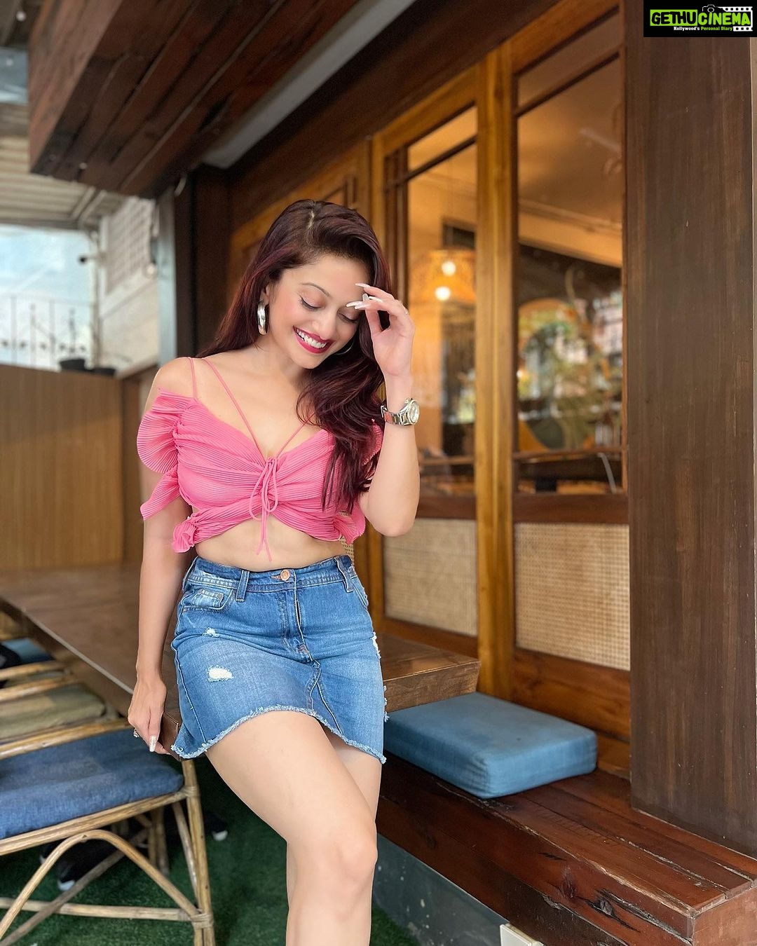 Manasi Naik Instagram - When you begin to awaken, layers will be Shed, You may experience Rage, Depression, Anxiety, Fear etc RIDE THE WAVE 🌊 Allow these things to exit your system, because your illusion Self (ego) is being shed so your True Self (spirit) can Thrive! EMBRACE THE TRANSITION 💕 Thank you Universe 💫 I will Not Give Up Growing Glowing And Healing ❤️🩹 #ManasiNaik #Actor #Performer #Beingme #OnMyOwn #Beauty #OOTD #fashionstyle #MyStyle #Secret #grattitude #Happy #survivor #Growing #Glowing #WorkingHard #WatchMeGrow #ThankYou #SelfRealisation #survivor #Cultured #Morals #Focused #mentalhealthawareness #MentalPeace #NewDreams #NeverGiveUp #newbeginnings 🧿 #CatMomOf12