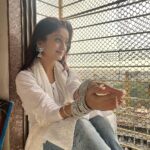 Manasi Naik Instagram - 💌 Thank you Universe 💫 I will Not Give Up Growing Glowing And Healing ❤️‍🩹 #ManasiNaik #Actor #Performer #Beingme #OnMyOwn #Beauty #OOTD #fashionstyle #MyStyle #Secret #grattitude #Happy #survivor #Growing #Glowing #WorkingHard #WatchMeGrow #ThankYou #SelfRealisation #survivor #Cultured #Morals #Focused #mentalhealthawareness #MentalPeace #NewDreams #NeverGiveUp #newbeginnings 🧿 #CatMomOf12