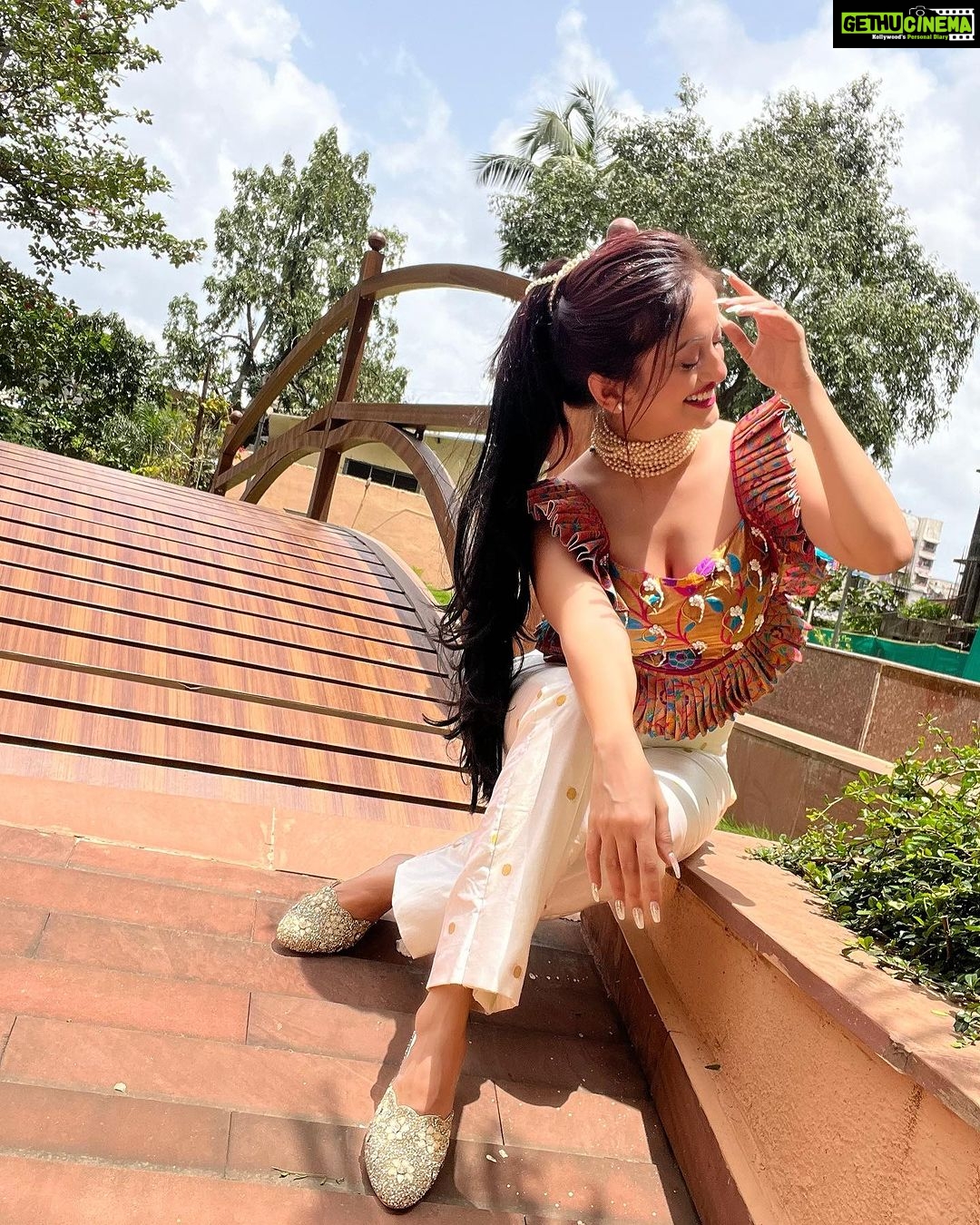 Manasi Naik Instagram - EXCLUSIVE π₯ This Festive Season Manasi Naik X Vishakha Satri Go Deep Down In Fashion Couture ππ«Άπ»β€οΈ Thank You love β€οΈ Heartiest Congratulations to Beautiful @vishakhasatri_label__ for Her new collection ππ«Άπ» Styled by π @bharti_gala_makeup_hair_artist π§Έ Thank you Universe π« I will Not Give Up Growing Glowing And Healing β€οΈβπ©Ή #ManasiNaik #Actor #Performer #Beingme #OnMyOwn #Beauty #OOTD #fashionstyle #MyStyle #Secret #grattitude #Happy #survivor #Growing #Glowing #WorkingHard #WatchMeGrow #ThankYou #SelfRealisation #survivor #Cultured #Morals #Focused #mentalhealthawareness #MentalPeace #NewDreams #NeverGiveUp #newbeginnings π§Ώ #CatMomOf12
