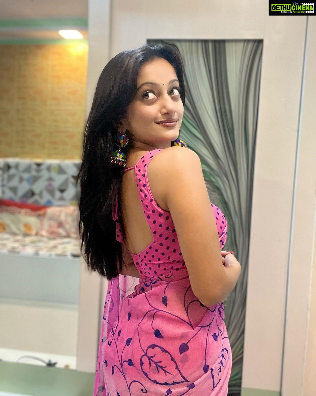 Manasi Naik Instagram - The ONLY reason I believe in love is because of the way I LOVE π Thank you Universe π« I will Not Give Up Growing Glowing And Healing β€οΈβπ©Ή #ManasiNaik #Actor #Performer #Beingme #OnMyOwn #Beauty #OOTD #fashionstyle #MyStyle #Secret #grattitude #Happy #survivor #Growing #Glowing #WorkingHard #WatchMeGrow #ThankYou #SelfRealisation #survivor #Cultured #Morals #Focused #mentalhealthawareness #MentalPeace #NewDreams #NeverGiveUp #newbeginnings π§Ώ #CatMomOf12