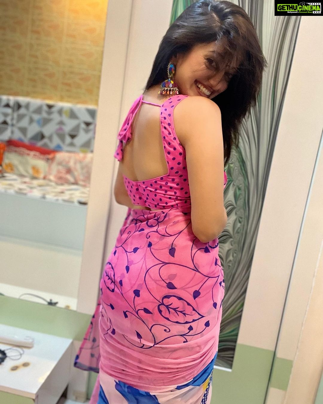 Manasi Naik Instagram - The ONLY reason I believe in love is because of the way I LOVE π Thank you Universe π« I will Not Give Up Growing Glowing And Healing β€οΈβπ©Ή #ManasiNaik #Actor #Performer #Beingme #OnMyOwn #Beauty #OOTD #fashionstyle #MyStyle #Secret #grattitude #Happy #survivor #Growing #Glowing #WorkingHard #WatchMeGrow #ThankYou #SelfRealisation #survivor #Cultured #Morals #Focused #mentalhealthawareness #MentalPeace #NewDreams #NeverGiveUp #newbeginnings π§Ώ #CatMomOf12