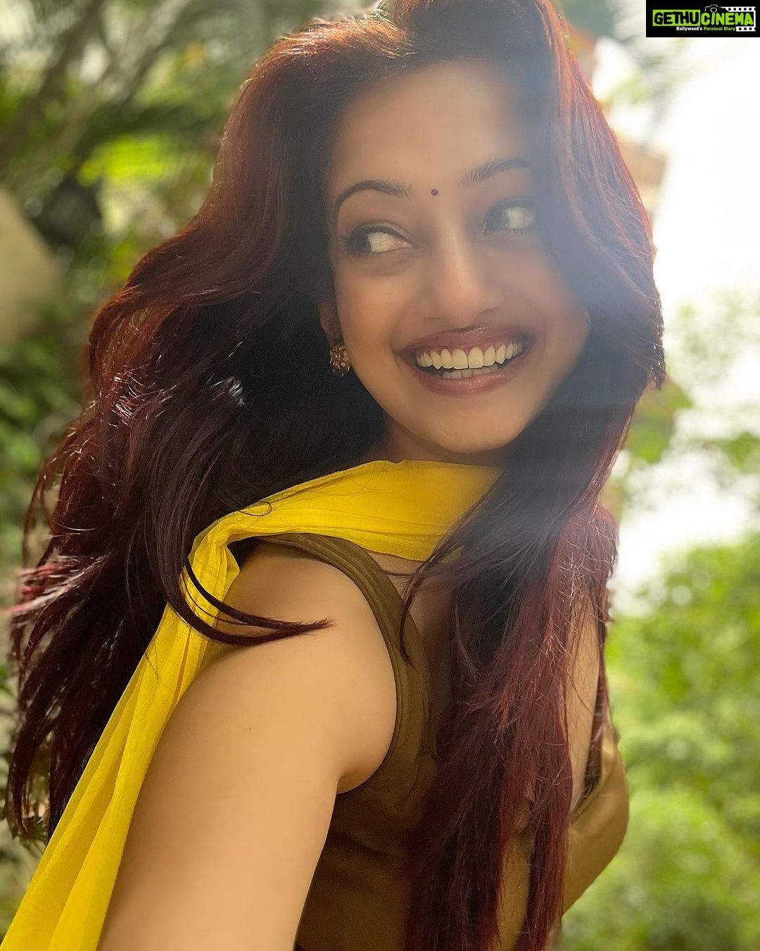 Manasi Naik Instagram - People like me Don’t have people, We are the people that people have…🤌🏻❤️ READ THAT AGAIN 😉! Thank you Universe 💫 I will Not Give Up Growing Glowing And Healing ❤️🩹 #ManasiNaik #Actor #Performer #Beingme #OnMyOwn #Beauty #OOTD #fashionstyle #MyStyle #Secret #grattitude #Happy #survivor #Growing #Glowing #WorkingHard #WatchMeGrow #ThankYou #SelfRealisation #survivor #Cultured #Morals #Focused #mentalhealthawareness #MentalPeace #NewDreams #NeverGiveUp #newbeginnings 🧿 #CatMomOf12