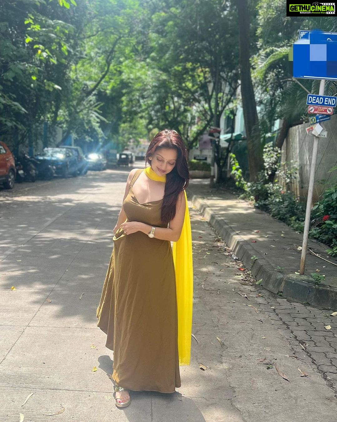 Manasi Naik Instagram - People like me Don’t have people, We are the people that people have…🤌🏻❤️ READ THAT AGAIN 😉! Thank you Universe 💫 I will Not Give Up Growing Glowing And Healing ❤️🩹 #ManasiNaik #Actor #Performer #Beingme #OnMyOwn #Beauty #OOTD #fashionstyle #MyStyle #Secret #grattitude #Happy #survivor #Growing #Glowing #WorkingHard #WatchMeGrow #ThankYou #SelfRealisation #survivor #Cultured #Morals #Focused #mentalhealthawareness #MentalPeace #NewDreams #NeverGiveUp #newbeginnings 🧿 #CatMomOf12