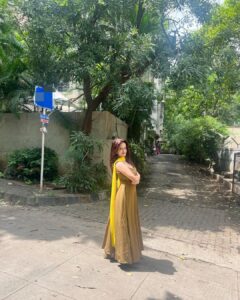 Manasi Naik Instagram - People like me Don’t have people, We are the people that people have…🤌🏻❤️ READ THAT AGAIN 😉! Thank you Universe 💫 I will Not Give Up Growing Glowing And Healing ❤️‍🩹 #ManasiNaik #Actor #Performer #Beingme #OnMyOwn #Beauty #OOTD #fashionstyle #MyStyle #Secret #grattitude #Happy #survivor #Growing #Glowing #WorkingHard #WatchMeGrow #ThankYou #SelfRealisation #survivor #Cultured #Morals #Focused #mentalhealthawareness #MentalPeace #NewDreams #NeverGiveUp #newbeginnings 🧿 #CatMomOf12